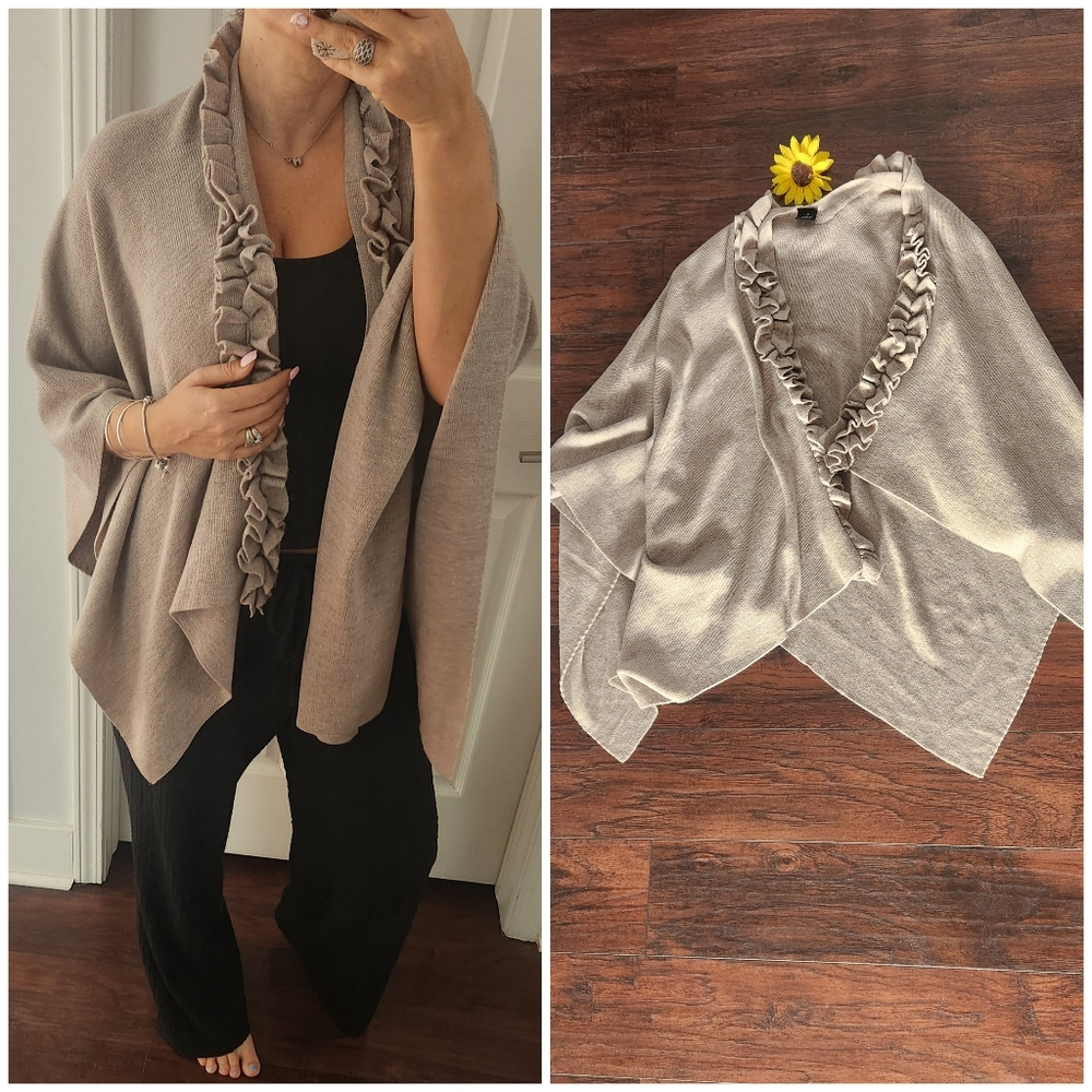 V FRAAS Ruffled Beige Women's Sweater PONCHO 🧡
